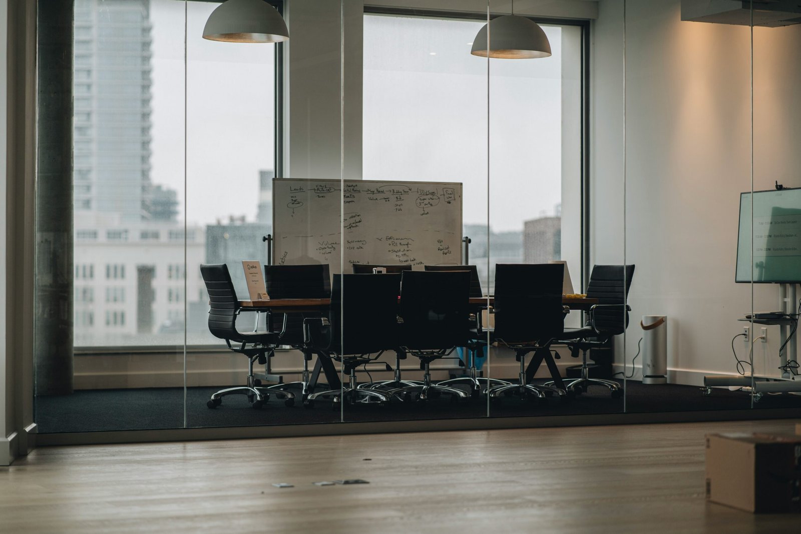 Transforming Your Office Space: Modern Furniture and Seating Guide